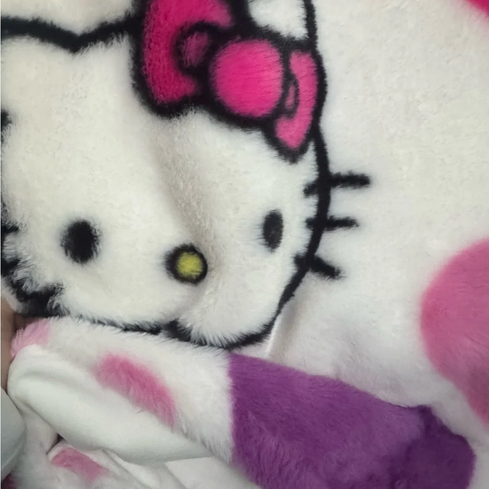 NEW! HELLO KITTY FLUFFY faux fur Valentines PINK RED PURPLE Hearts blanket throw